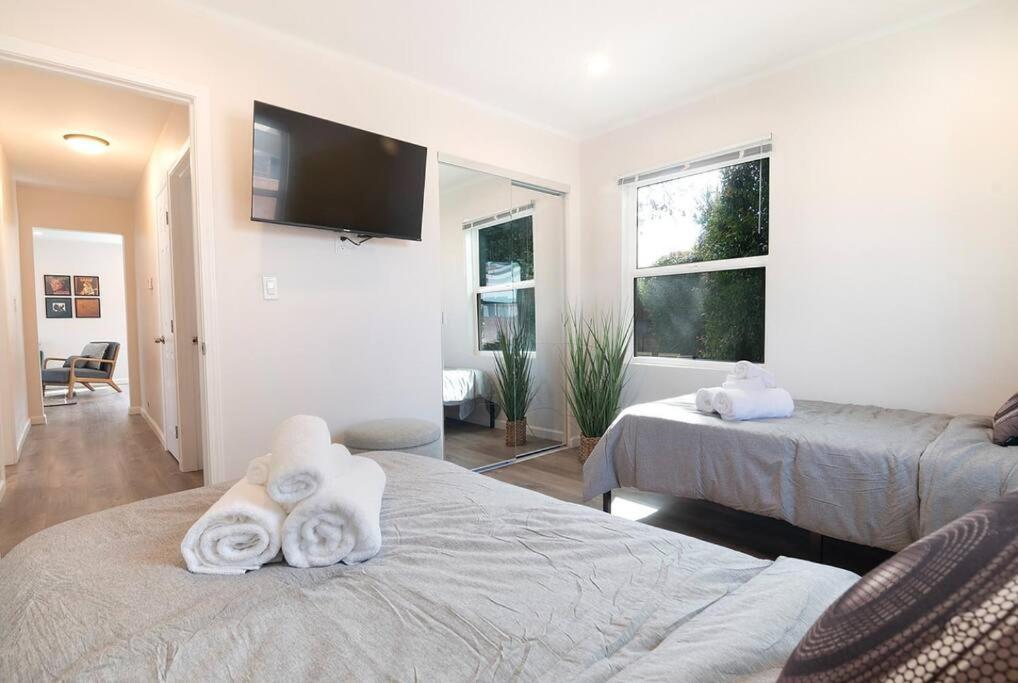 Beautiful 3 Bed 1 Bath Designer Home + Hot Tub Los Angeles Kültér fotó