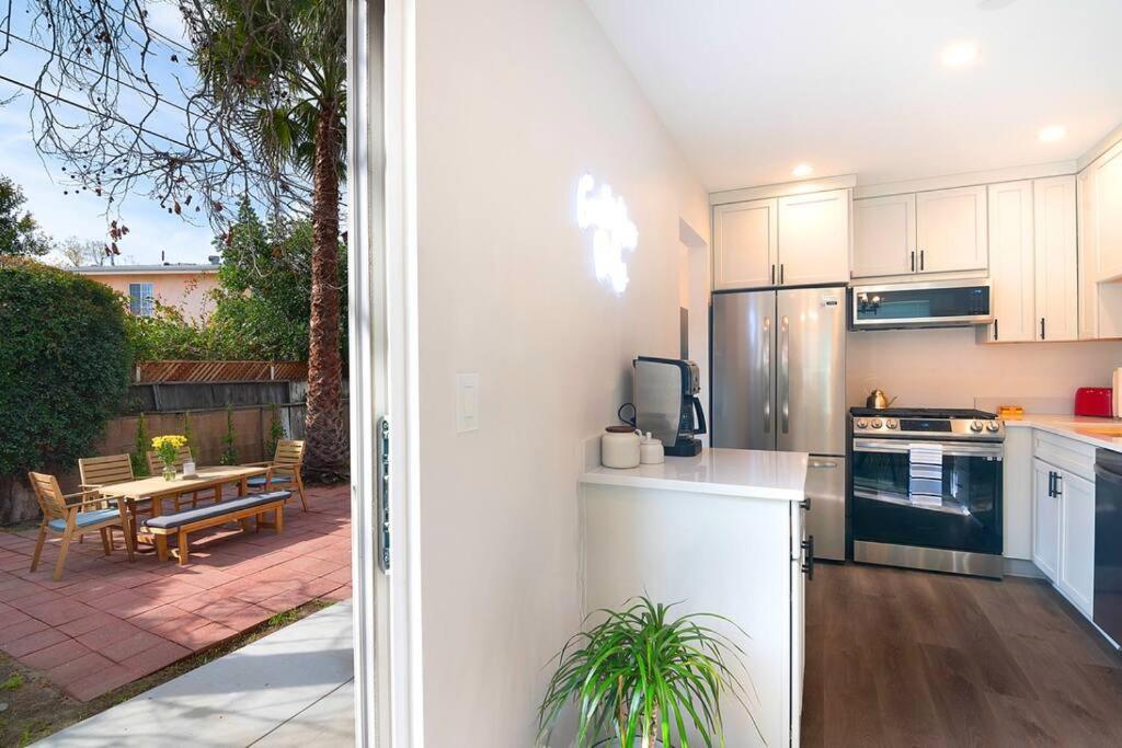 Beautiful 3 Bed 1 Bath Designer Home + Hot Tub Los Angeles Kültér fotó